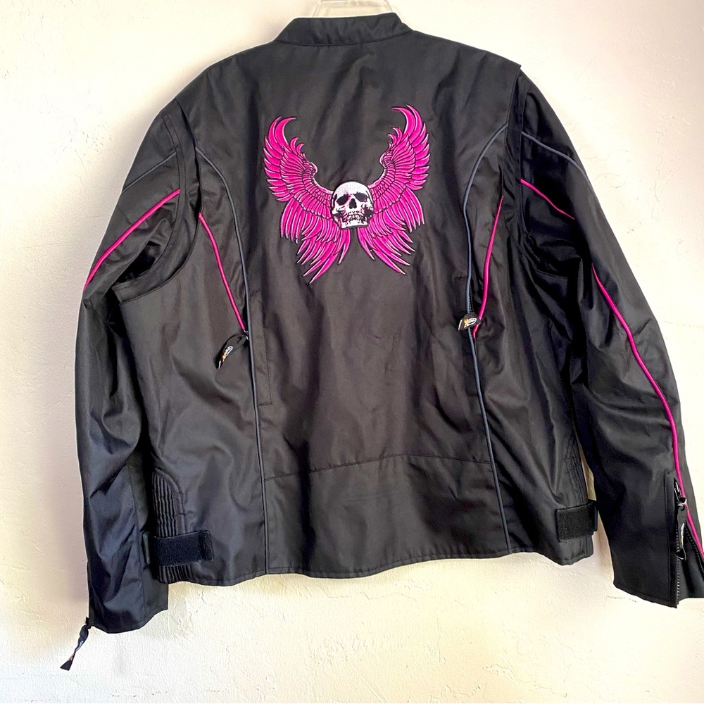Xelement ladies motorcycle jacket size 3X scull/ wings design pink/black